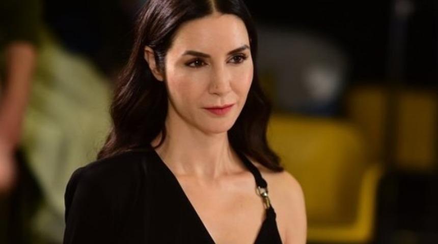 Ahu Yağtu 12 yaş k&uuml;&ccedil;&uuml;k sevgilisiyle aşka geldi! &Ouml;pmeye doyamadı