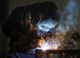 Almanya'da fabrika siparişleri azaldı