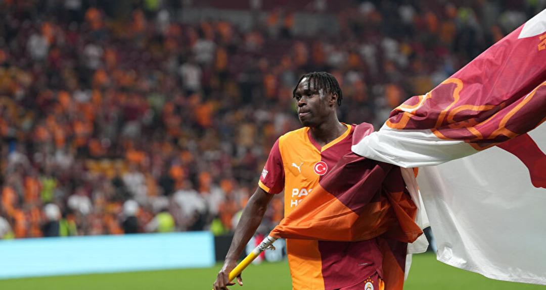 Galatasaraylı yıldızın sözleşmesindeki o madde ortaya çıktı! Eğer bu gerçekleşirse Türk futbolunda yer yerinden oynar... 1