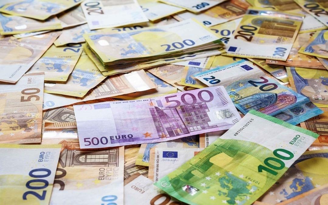 Tehlike çanları çalıyor: Fransa ve ABD çıkmazı Euro yu vuruyor 1