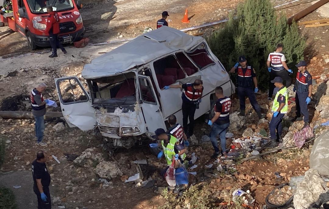 Son dakika! Mersin de katliam gibi kazada kahreden detay! 4 kişi öldü, 19 yaşındaki sürücü ehliyetsiz çıktı 11