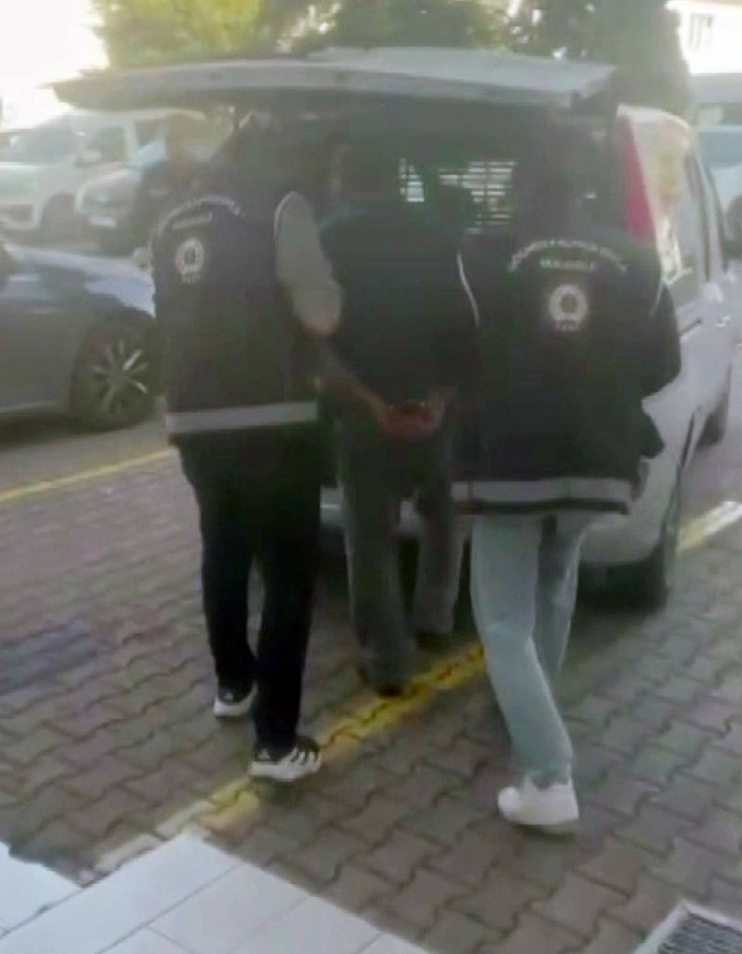 Lahana yüklü tırdan kaçak göçmenler çıktı: Sınır dışı edildiler! 2