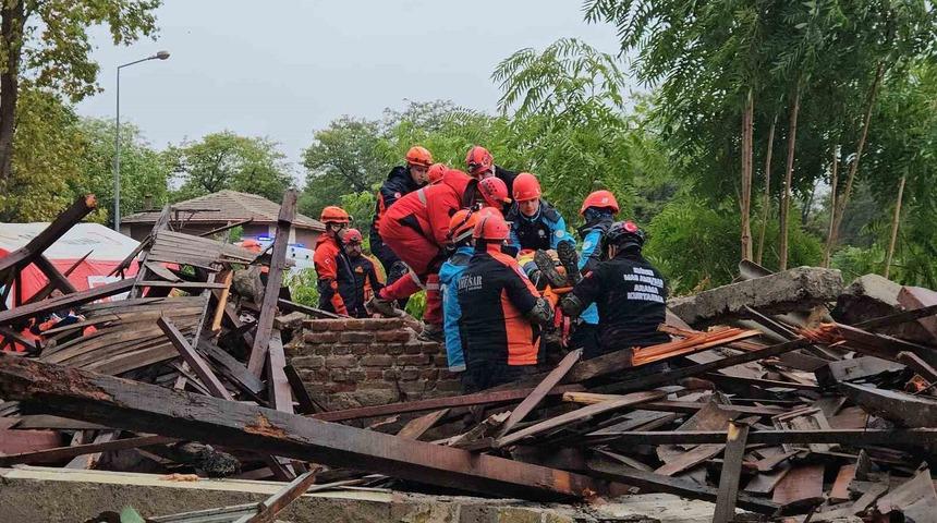 Edirne’de deprem tatbikatı gerçeği aratmadı