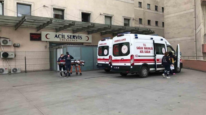 Genç kadın evinin camından düşerek ağır yaralandı