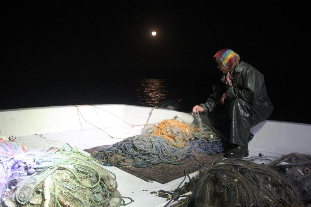 Yer Karadeniz... Kadın balıkçılar ekmek mücadelesinde: "Denize ağ atıyoruz, ağlarımızı çekiyoruz" 10