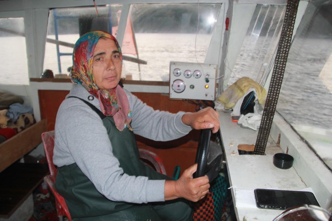 Yer Karadeniz... Kadın balıkçılar ekmek mücadelesinde: "Denize ağ atıyoruz, ağlarımızı çekiyoruz" 12