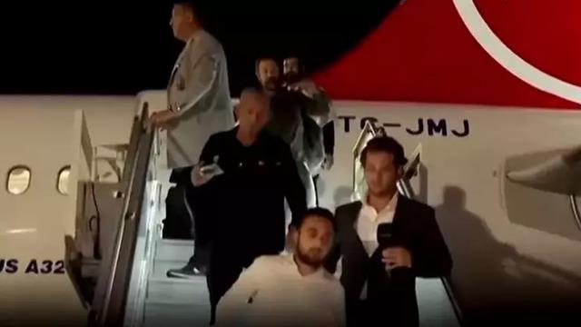 İsrail esir aldığı 15 Türk SUMUD aktivisti yurda döndü: İşte ilk görüntüler