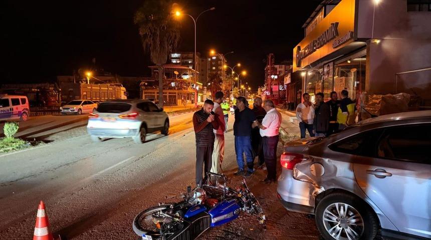 Osmaniye’de motorsiklet ile otomobil çarpıştı: 2 kişi yaralandı