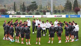 TFF'den Bulgaristan maçı öncesi sakatlık raporu! Galatasaray'ın yeni transferi idmana katılmadı...