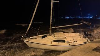 Erdek'te şiddetli lodos etkili oldu: Tekneler sürüklendi