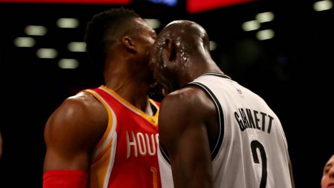 NBA'da olay var: Rakibine kafa attı