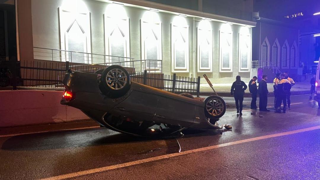 Gemlik’te otomobil takla attı: 3 yaralı 2