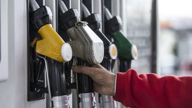 İndirim geldi! Akaryakıt fiyatları yansıdı, tabela tamamen değişti (8 Ekim 2025 Çarşamba benzin - motorin fiyatları)