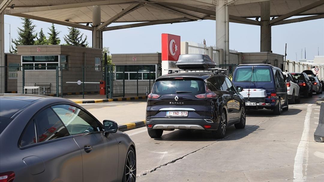 Yabancı plakalı taşıtlara yeni düzenleme geldi: Gurbetçilere Türkiye den çıkış yok! 1