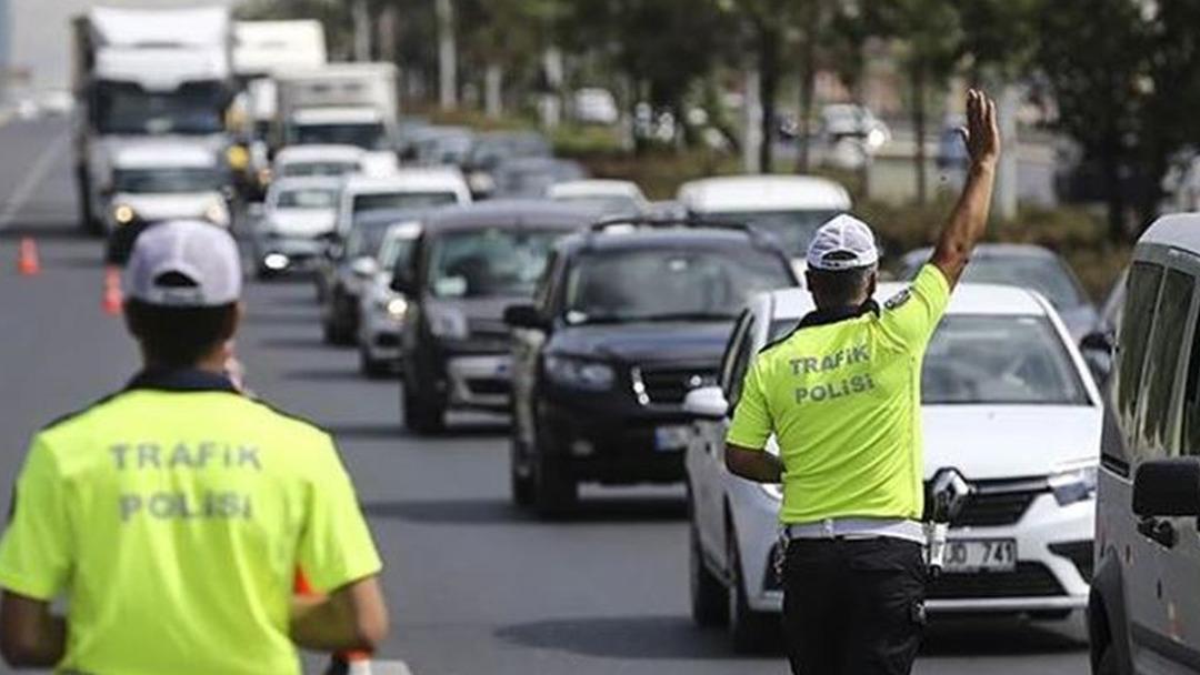 Aracın değerinden y&uuml;ksek olacak! Trafik cezaları 200 bin liraya kadar &ccedil;ıkıyor
