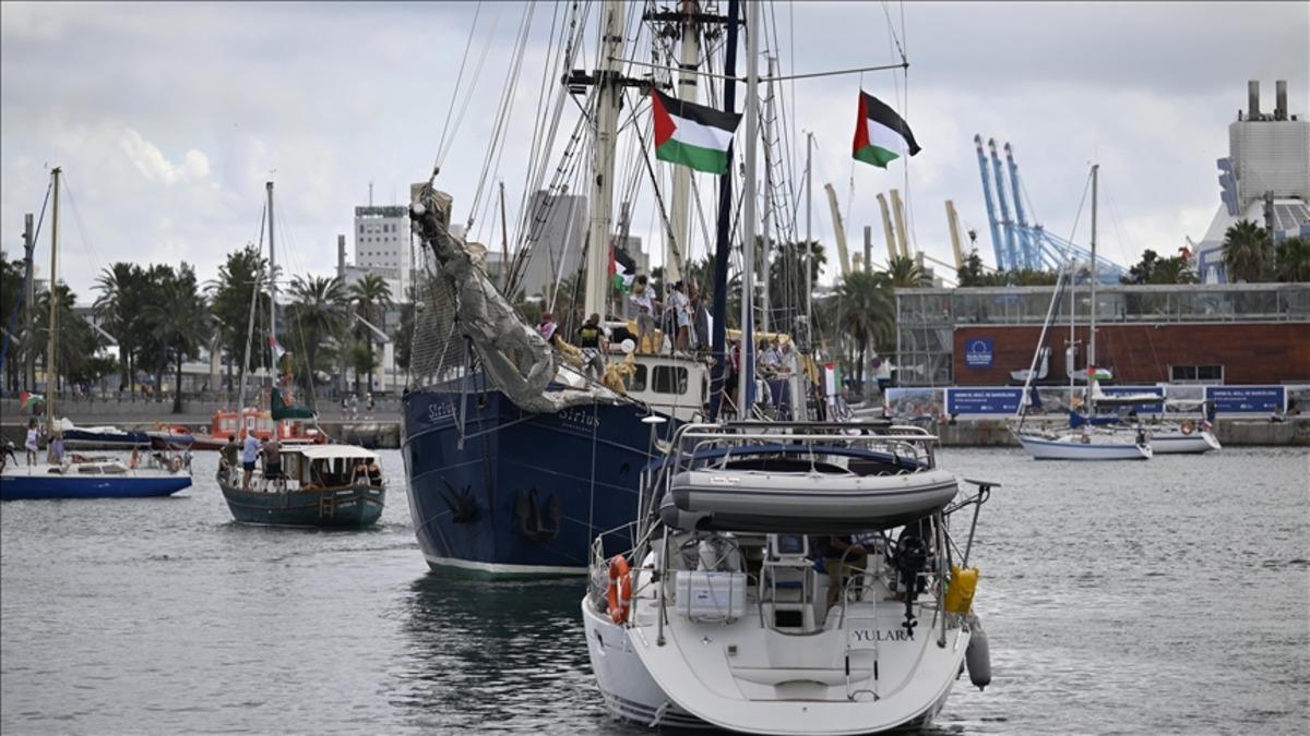 İsrail'in alıkoyduğu Sumud Filosu katılımcıları İstanbul’a indi