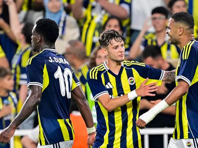 Fenerbahçe'de sakatlığı can sıkan Jhon Duran için kritik görüşme yapıldı! Menajeri İstanbul'a gelen yıldız oyuncu için ayrılık gündemde