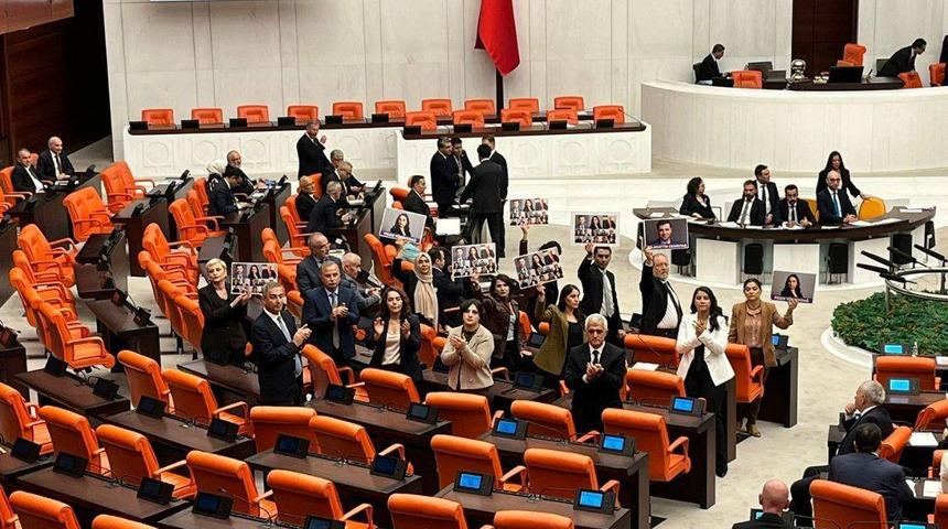 DEM Parti'den Selahattin Demirtaş tepkisi! Meclis'te protesto