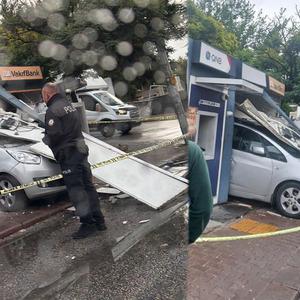 Ankara'da kazanın böylesi! Otomobil ATM'ye girdi, sürücü yaralandı