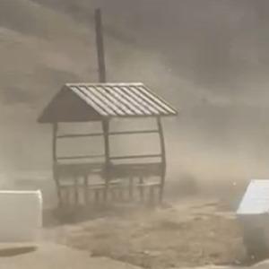 Bitlis'te fırtına etkili oldu