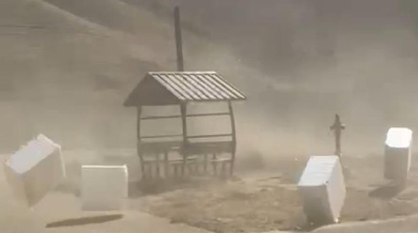 Bitlis'te fırtına etkili oldu