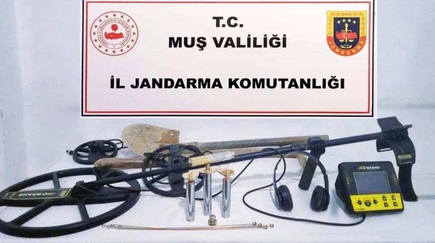 Muş'ta kaçak kazı yapan 7 kişi suçüstü yakalandı