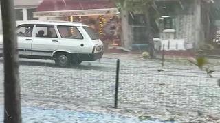 Çaycuma'da ceviz büyüklüğünde dolu yağışı hayatı olumsuz etkiledi