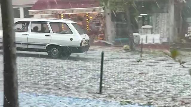 Çaycuma'da ceviz büyüklüğünde dolu yağışı hayatı olumsuz etkiledi