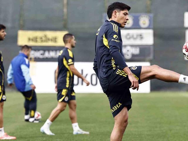 Jhon Duran, bireysel saha çalışmalarına başladı