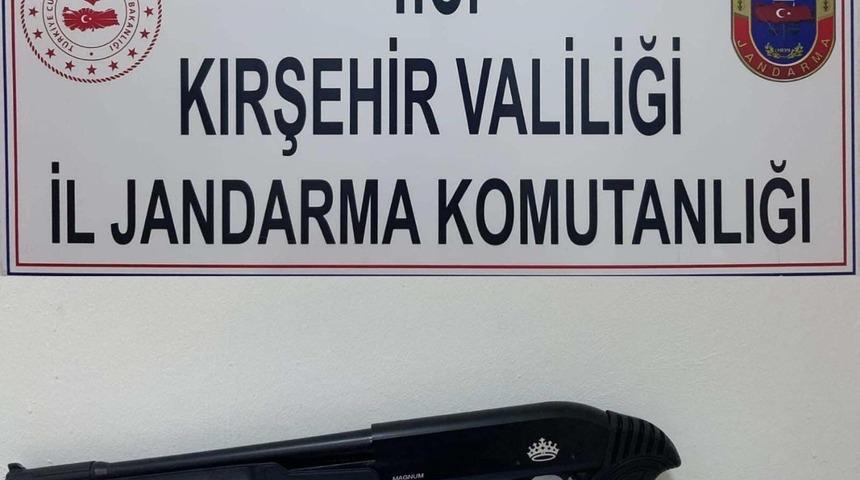 Kırşehir&rsquo;de ruhsatsız t&uuml;fek operasyonu