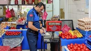 Efeler'de manavlar denetlendi