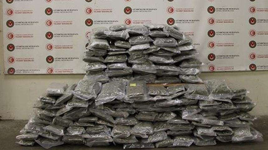 Kedi taşıma çantasında 2 kilo uyuşturucu ele geçirildi