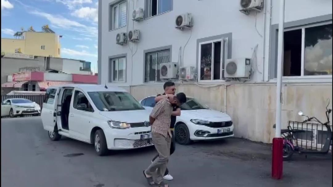 O maganda gözaltında! Polis süsü verip çakarla gezdi, havaya ateş açıp çocukların üzerini aradı 1