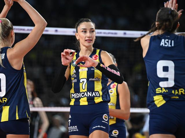 Fenerbahçe'den tarihi geri dönüş! Şampiyon oldular