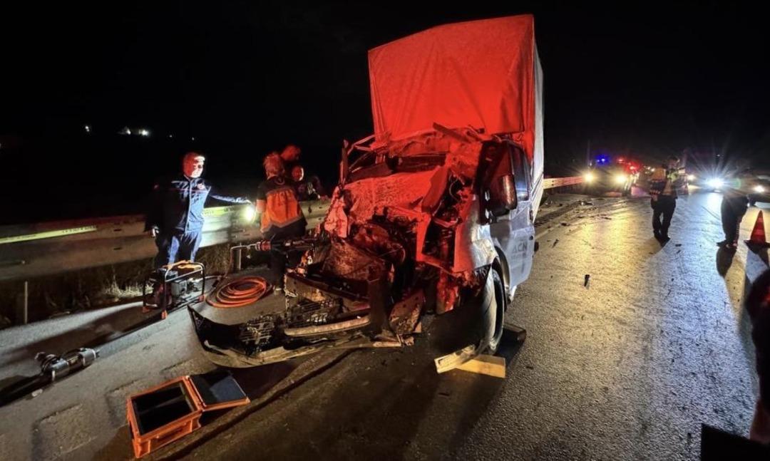 Gaziantep’te kamyonet kamyona arkadan çarptı: 1 ölü, 1 ağır yaralı 1