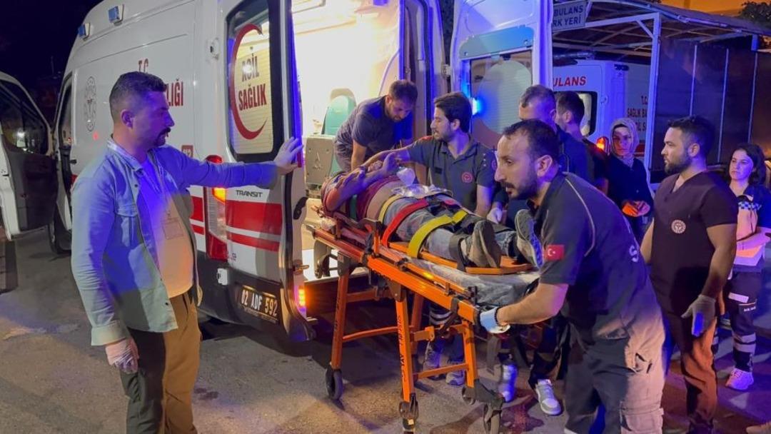 Kontrolden çıkan otomobil şarampole yuvarlandı: 2 ağır yaralı 1