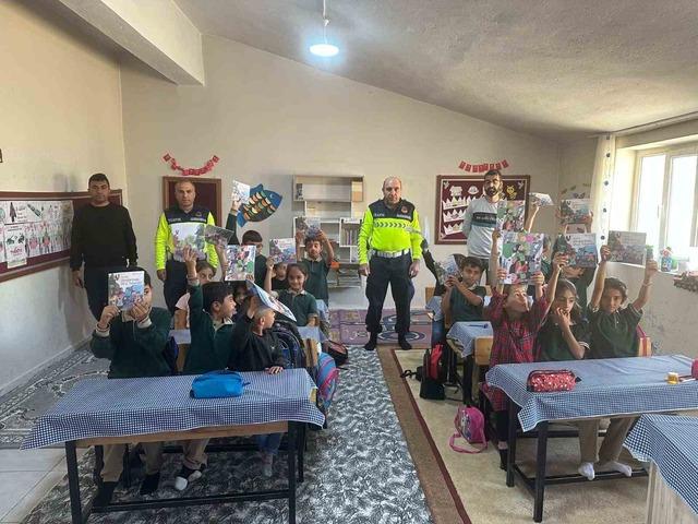 Jandarmadan öğrencilere trafik eğitimi 1