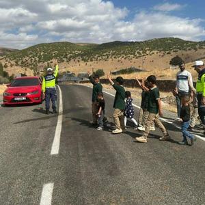 Jandarmadan öğrencilere trafik eğitimi