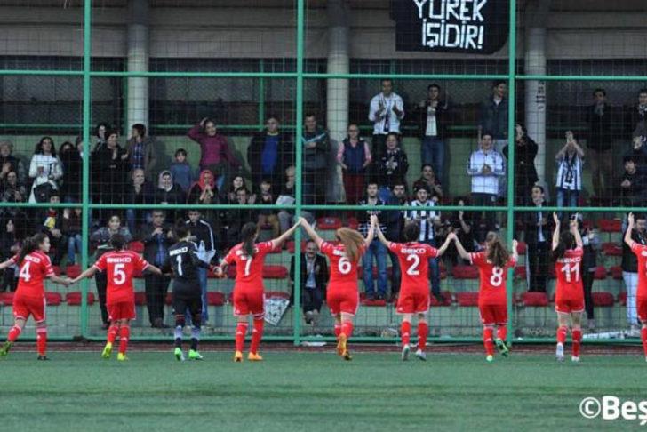 Daha önce Muratpaşa Belediyespor'da forma giyen 21 yaşındaki Serenay, geçtiğimiz günlerde Beşiktaş'a transfer olduğunu açıklamıştı.