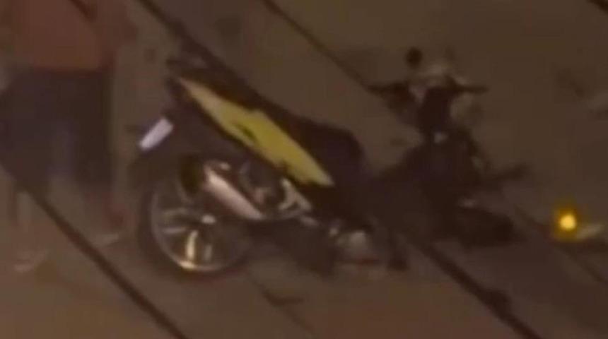 Adana'da iki motosiklet kafa kafaya çarpıştı: 2 yaralı