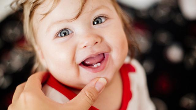 Bebeklerde diş çıkarma hakkında toplumda doğru bilinen yanlışlar: Başka bir enfeksiyonun habercisi olabilir 