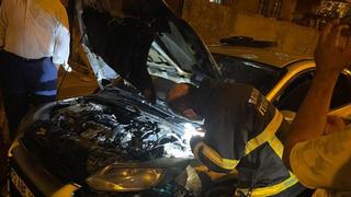 Batman'da park halindeki otomobil alev aldı