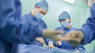 Tıp tarihinde devrim niteliğinde bir ilk: Hastaya domuz karaciğeri nakledildi! 171 gün yaşadı…