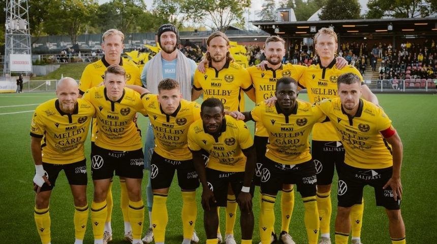 İsveç'in 800 kişilik Hallevik Köyünün Gururu Mjallby Şampiyonluğa Koşuyor!