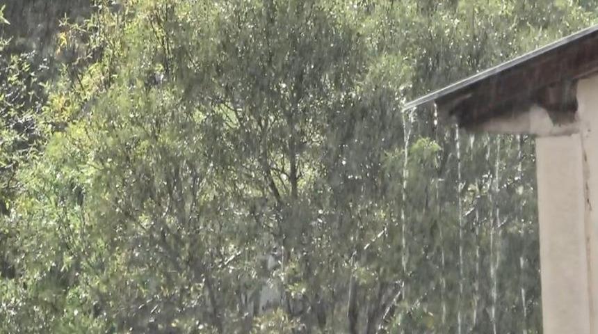 Tunceli’de sağanak yağış etkili oldu