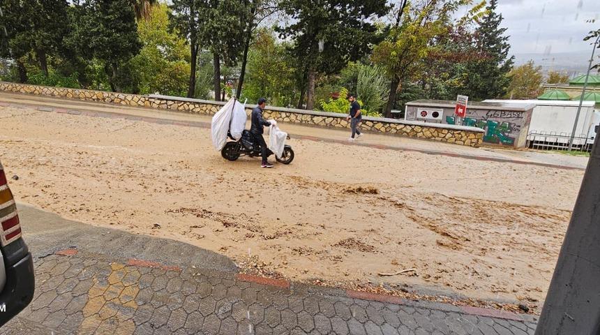 Kahramanmaraş’ta sağanak etkili oldu, su taşkınları yaşandı