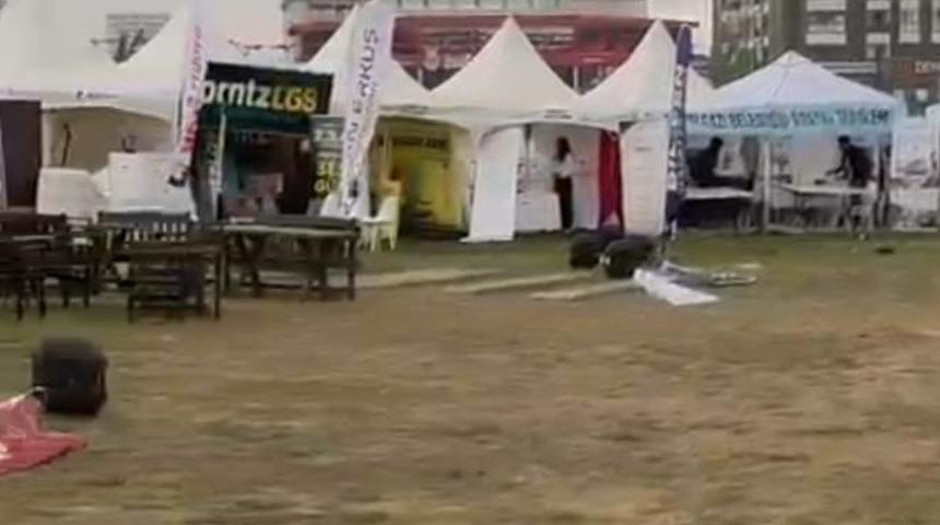 Malatya'da şiddetli fırtına çadırları uçurdu