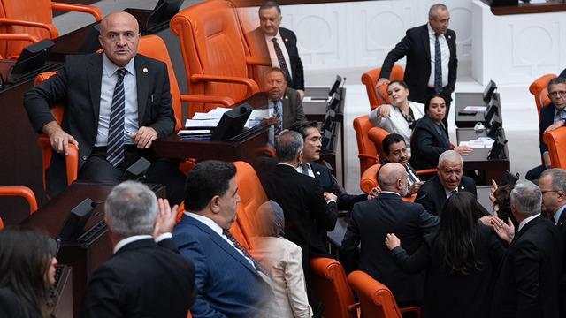 Meclis'te gerginlik! İYİ Parti ve DEM'liler arasında tartışma