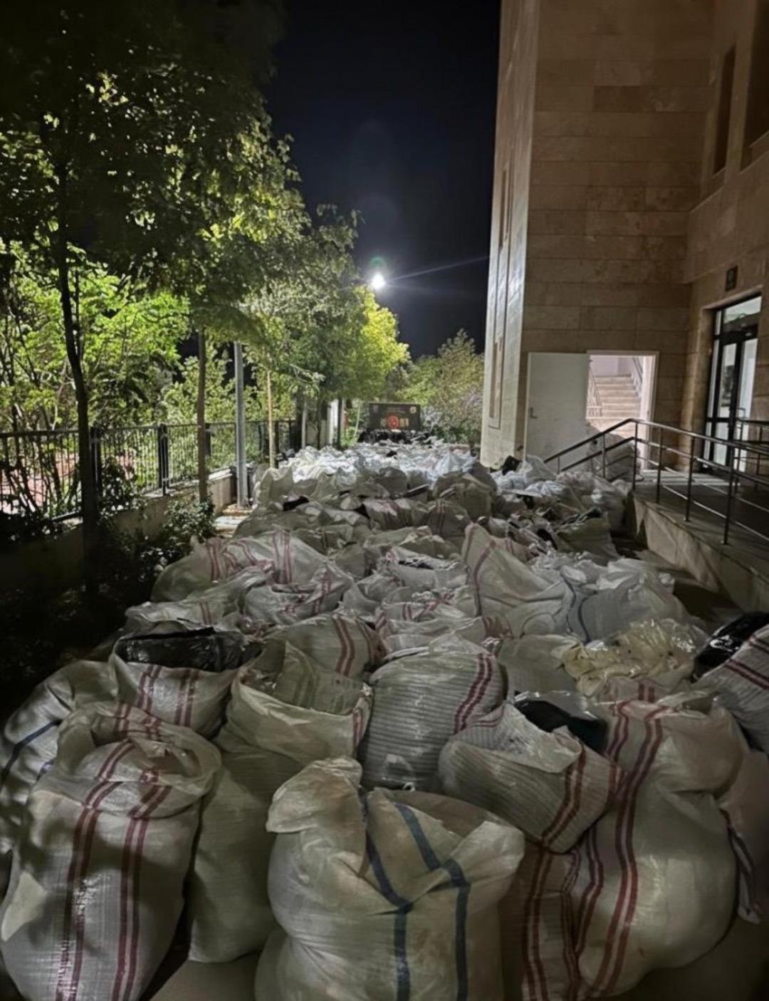 Silopi’de 32 milyon liralık gümrük kaçağı ürün ele geçirildi 1