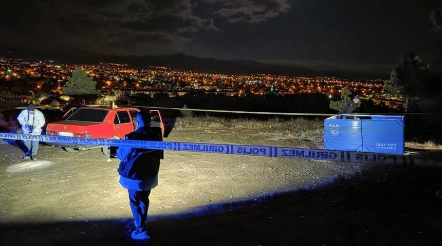 Konya'da bir kişi otomobilinin kenarında ölü bulundu